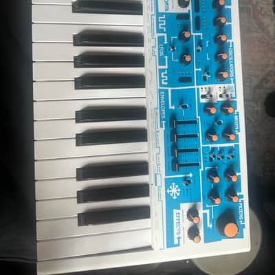Novation Bass Station II Swifty Edition 2025 - Present - White image 3