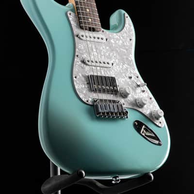 Used Iconic Guitars Vintage Modern S-HR Daphne Blue image 4