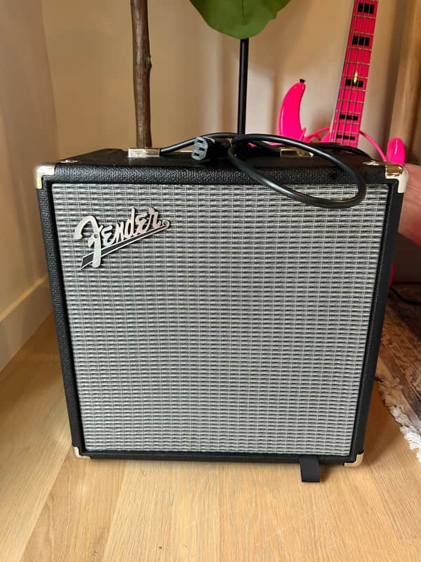 Fender Rumble 25 V3 25-Watt 1x8" Bass Combo