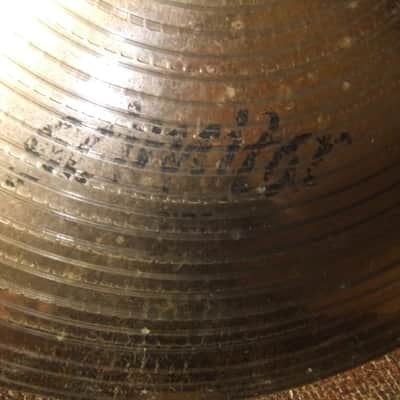 RARE, VINTAGE ZILDJIAN SCIMITAR 20-INCH RIDE CYMBAL & SABIAN SOFTCASE - WELL-USED BUT STILL WITH PLENTY OF LIFE image 2