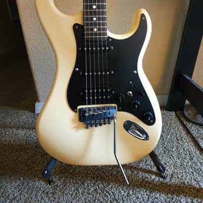 Kramer Focus 3000 1984 - Aged White image 2