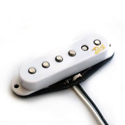 Fuzzy Duck™ Gold Series Single Coil Pickups for Stratocasters (Bridge) - Black without Logo image 10