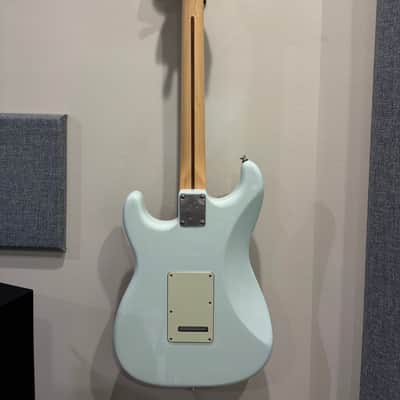 Fender American Special Stratocaster with Rosewood Fretboard 2015 - 2018 - Sonic Blue image 2