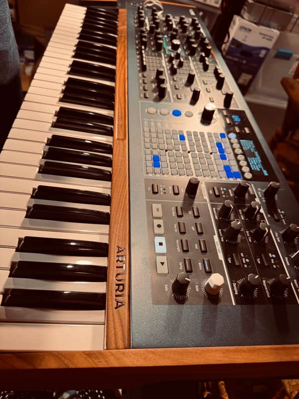 Arturia PolyBrute 6 Voice Polyphonic Morphing Analog Synthesizer 2021 image 1