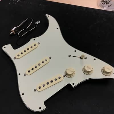 Fender Custom Preloaded Pickguard image 4
