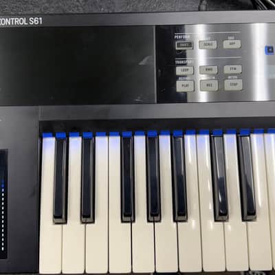 Native Instruments Komplete Kontrol S61 2010s - Black image 2