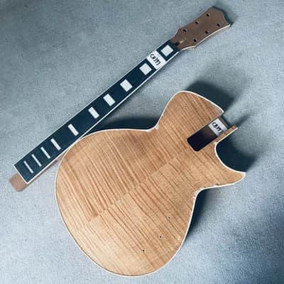 Tagima Guitar Tiger Maple Top Body with Mahogany Neck, Rosewood Fingerboard image 1