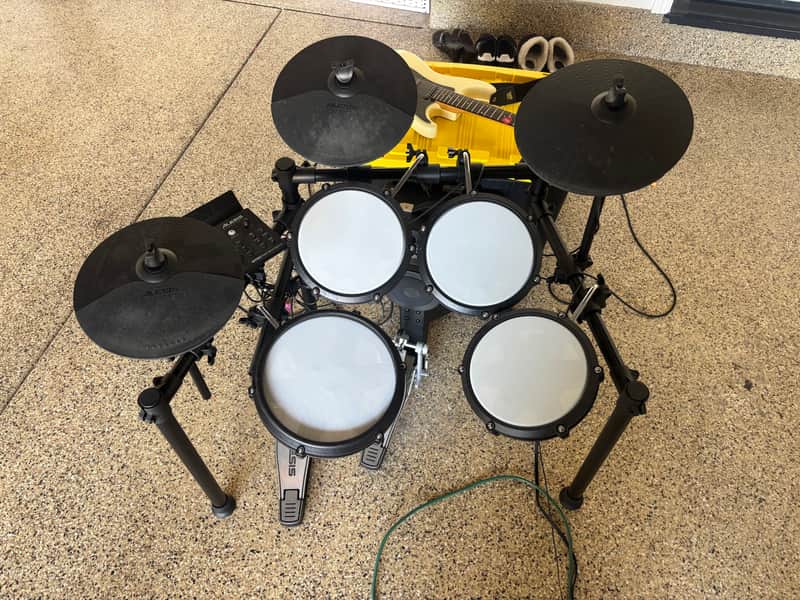 Alesis Nitro Max Kit Electronic Drum Set 2023 - Present - Black image 1