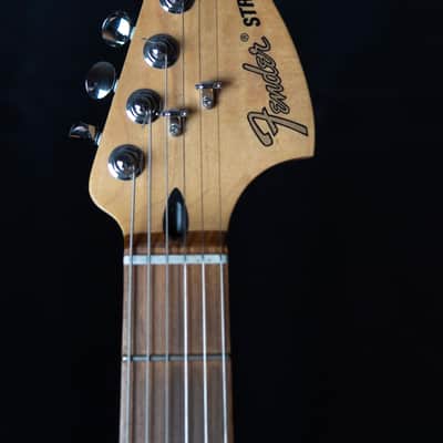 Fender Deluxe Roadhouse Stratocaster 3-Color Sunburst image 4