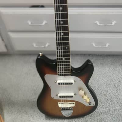 Kent/Guyatone Polaris II (545) 1964-65 - 3- Colors Sunburst image 2