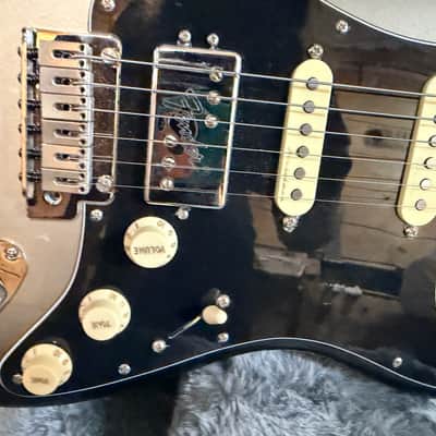 Fender Player Plus Stratocaster HSS Silverburst Electric Guitar w Case image 3