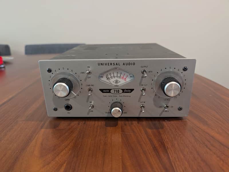 Universal Audio 710 Twin-Finity Microphone Preamp