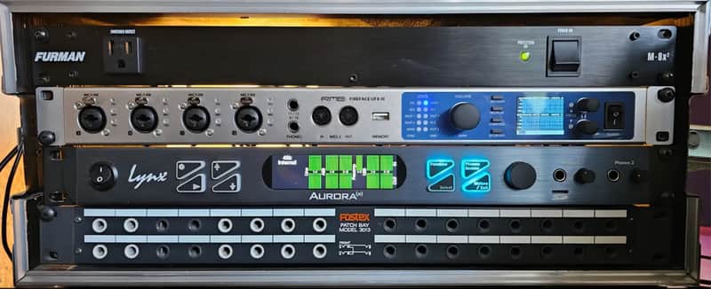 Lynx Aurora (n) 24-Channel AD/DA Converter/ 4 Preamps with USB Interface - Blue/Black image 1