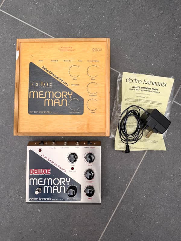 90s Electro Harmonix Deluxe Memory Man Analog Delay MN3005 chipset version. Chorus Vibrato overdrive distortion image 1