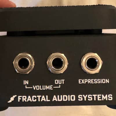 Fractal Audio FM9 Mk II Turbo – Like New – Complete Set with Case & EV-1 image 8