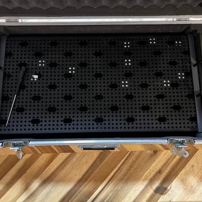 Temple Audio DUO 24 GM Pedalboard & Flight Case - Gunmetal image 4
