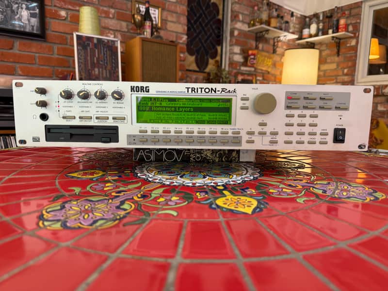 Korg Triton Rack Rackmount 60-Voice Polyphonic Workstation