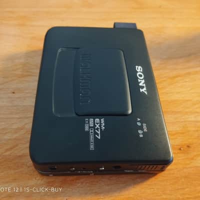 Sony WM EX 77 1991 - Sony Walkman Cassette player WM-EX 77 black working image 4