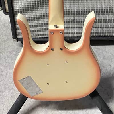 Danelectro Longhorn Bass image 2