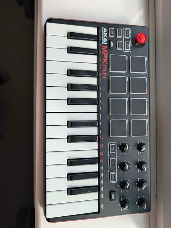 Akai MPK Mini MKII 25-Key MIDI Controller 2014 - Present - Black image 1