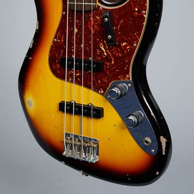 Fender Custom Shop 1962 Jazz Bass Relic 2023 - Three Tone Sunburst image 3