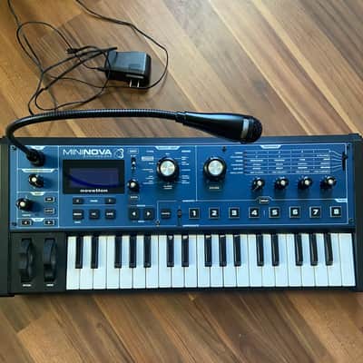 Novation MiniNova 37-Key 18-Voice Synthesizer 2012 - Present - Blue