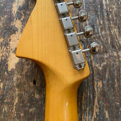 Fender Japan Very Clean 1993 Jaguar '66 Reissue MIJ N-Serial Grunge Era Three Tone Sunburst image 17