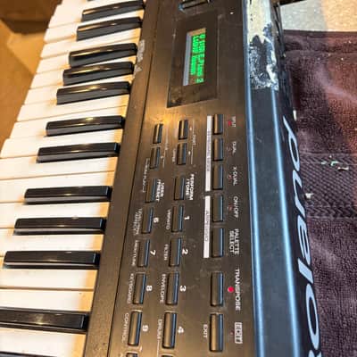 Roland XP-10 Keyboard Synthesizer Vintage Synth 61 Keys new LCD screen Read image 4