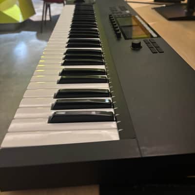 Native Instruments Komplete Kontrol S61 Mk2 2010s - Black image 2