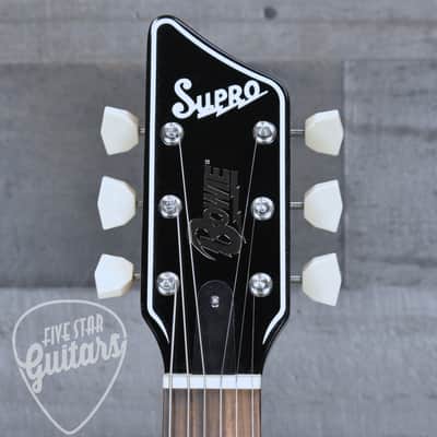 Pre-Owned Supro 1224DBHT Limited Edition David Bowie 1961 Dual Tone Hardtail - White with Hardshell Case image 5