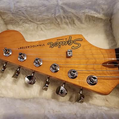 Squier Classic Vibe ’60s Stratocaster HSS Shell Pink + CME Pink Hardshell Case image 13