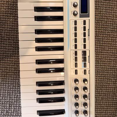 Arturia Analog Laboratory Experience 49-Key Keyboard Controller 2010 - 2014 - White image 7