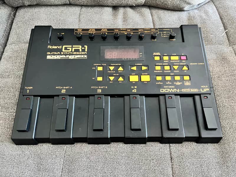 Roland GR-1 Guitar Synthesizer