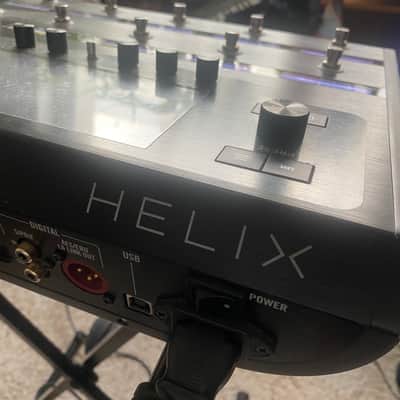 Line 6 Helix Floor Multi-Effect and Amp Modeler image 8