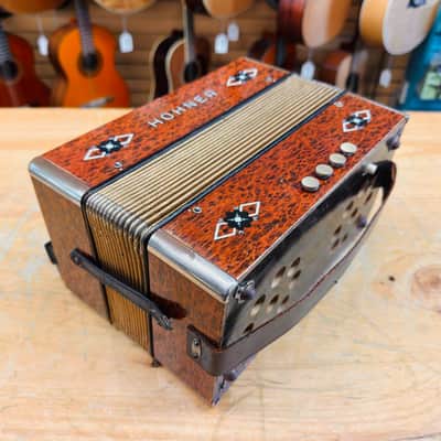 Hohner Steel Reeds 10-Button Accordion image 7