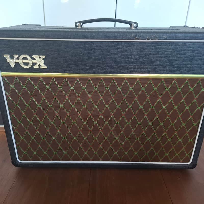 1996 – 2004 Vox AC15TB2 15-Watt 2×10″ Guitar Combo Black