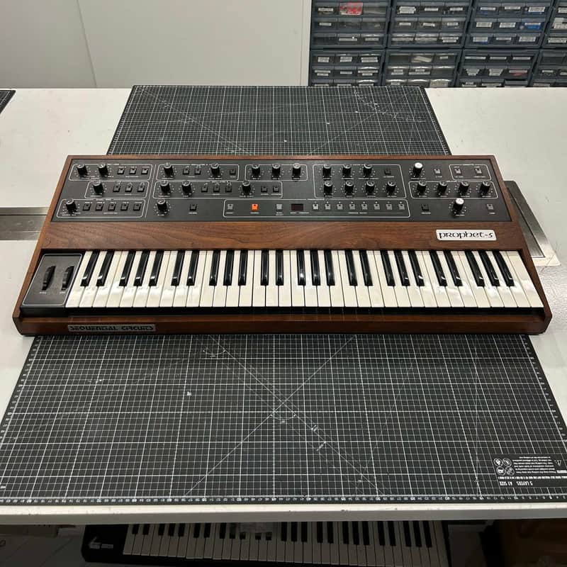 1980 – 1984 Sequential Prophet 5 Rev3 61-Key 5-Voice Polyphoni…