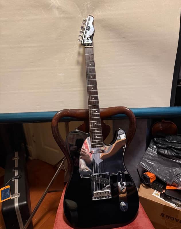 Squier Black & Chrome Standard Telecaster 2004 - 2014 - Gloss Black image 1