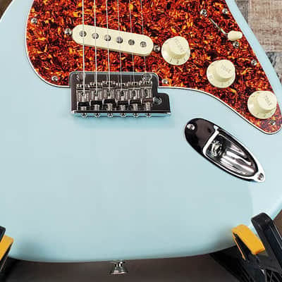 Fender American Professional II Thin line Strat, Trans Daphne Blue, 582 image 8