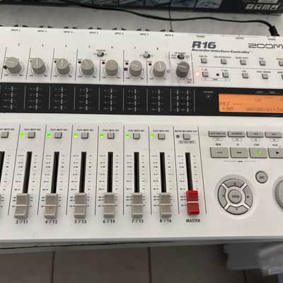 Zoom R16 USB Audio Interface / Digital Multitrack Recorder / Control Surface 2010s - White Bild 2