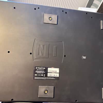 Native Instruments Traktor Kontrol S8 with Flight Case image 20