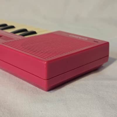 Casio PT-1 29-Key Mini Synthesizer 1982 - 1988 - Pink image 6