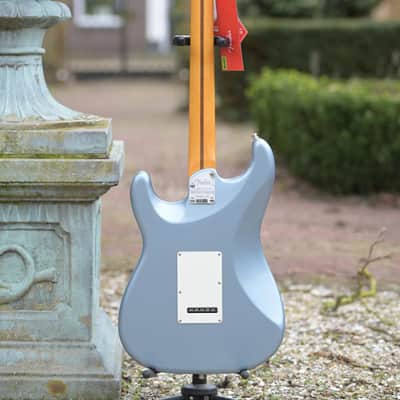 Fender American Ultra Luxe Vintage '60s Stratocaster, Rosewood Fingerboard - Ice Blue Metallic image 16
