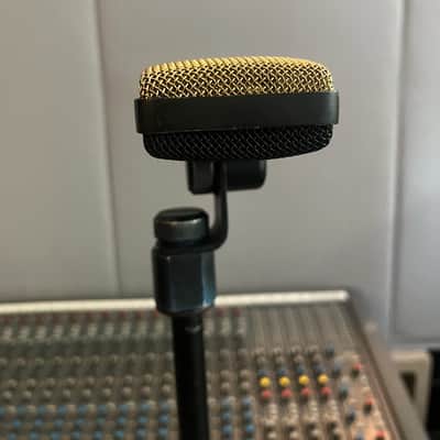 CAD Equitek E100-2 Large Diaphragm Supercardioid Condenser Microphone 2000s - Black and Gold image 4