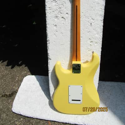 Fender Player Stratocaster Guitar, 2018, Mexico, Butterscotch Cream Finish, Excellent Condition image 9