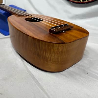 Kamaka Pineapple Soprano Ukulele with Case - SPLIT IN BACK OF BODY image 13