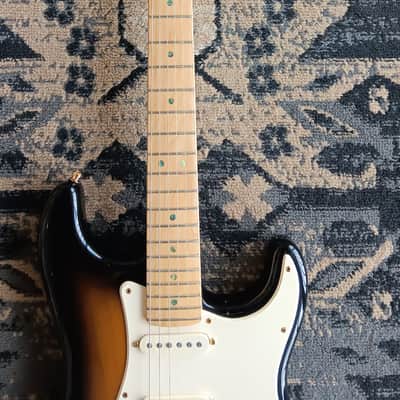 Fender 50th Anniversary American Deluxe Stratocaster 2004 - Sunburst image 7