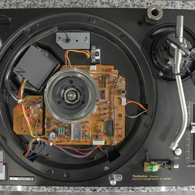 Technics SL-1200MK6 Black Direct Drive DJ Turntable in Good Condition. image 5
