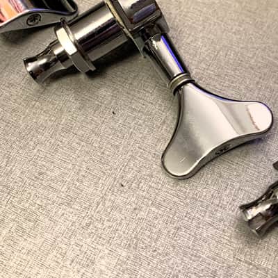 4x Unbranded tuning keys for bass guitar In great shape image 2