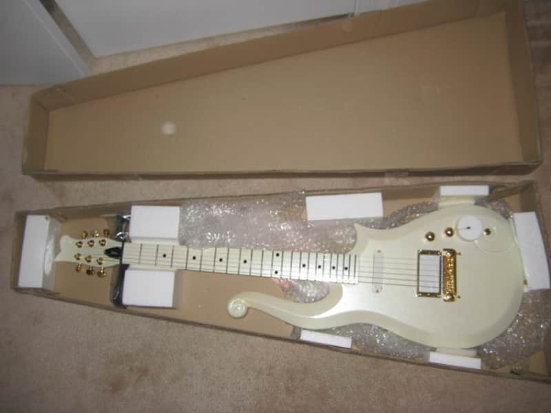 Scheter Prince White Cloud Guitar Purple Rain 2000 white image 1